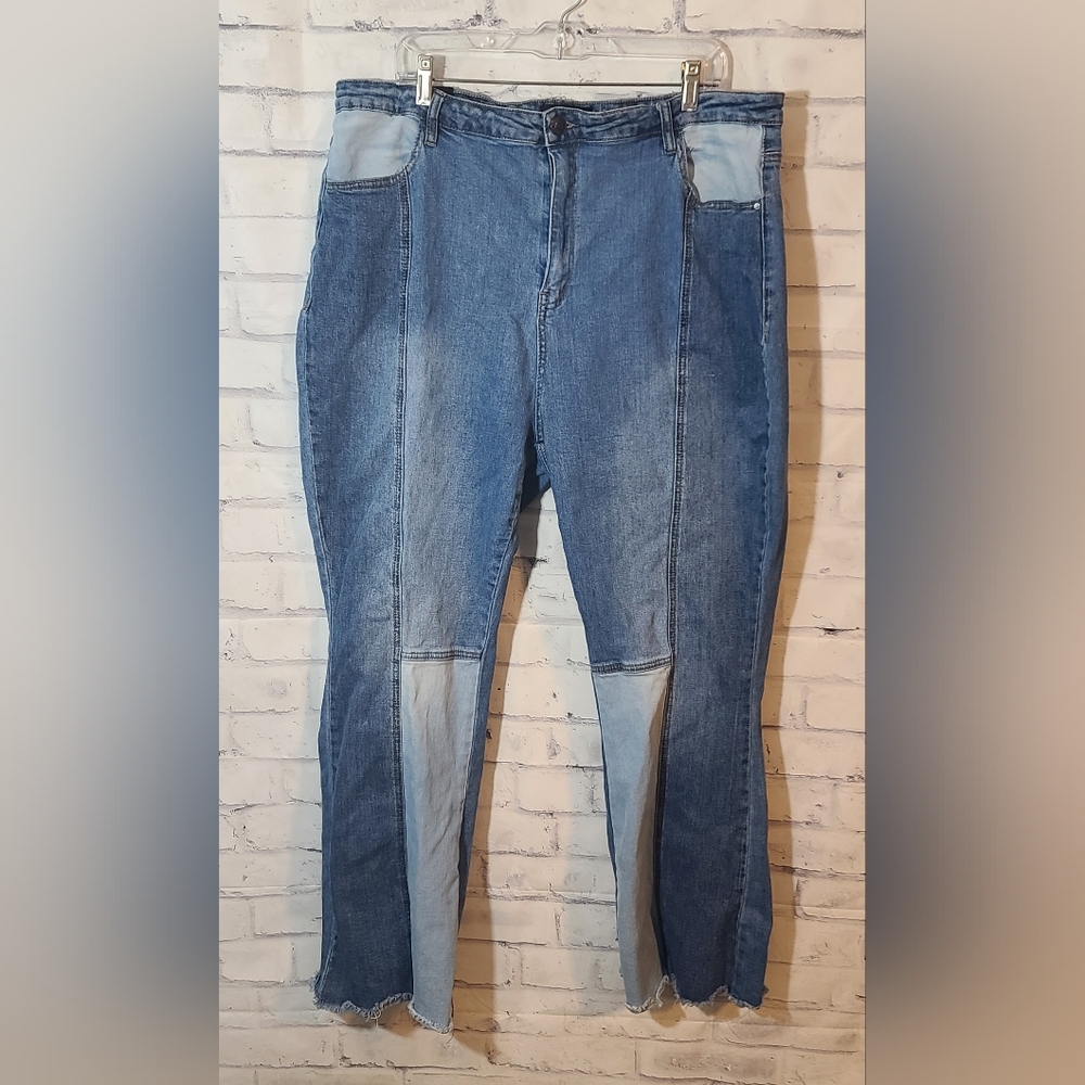 Almost Famous Patchwork Jeans Sz 22